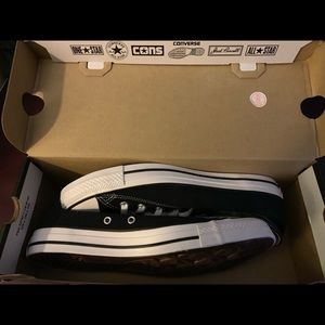 Never Worn Unisex Black Converse Sneakers